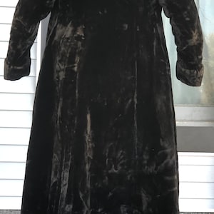 Vintage Women&#39;s Full Length Black Velvet Coat Size Large