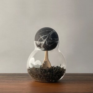 Spherical Jar Decorative Spherical Glass Container/jar With Black Marble, Red Marble ...
