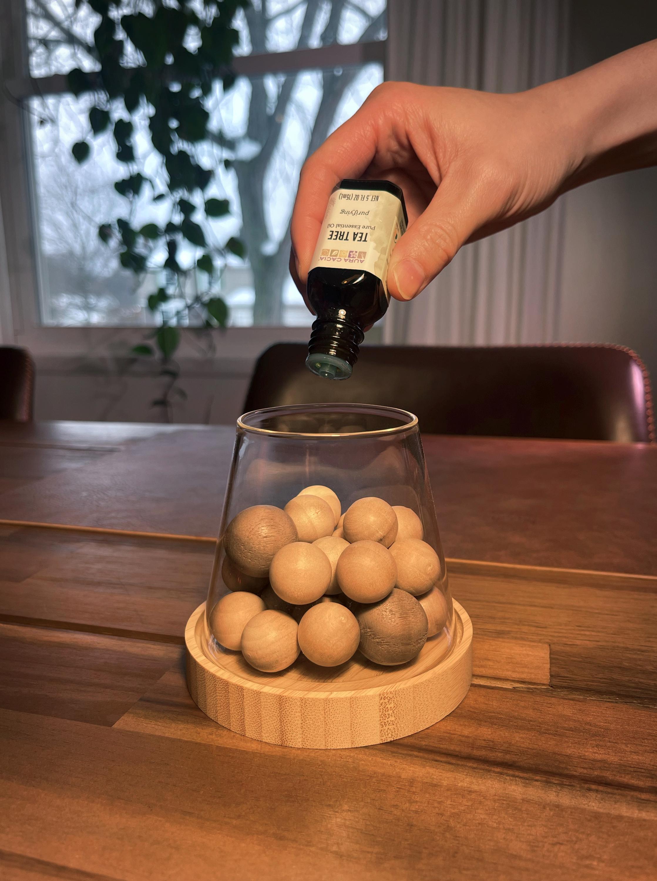 Decorative Essential Oil Aroma Diffuser Jar With Natural Wood