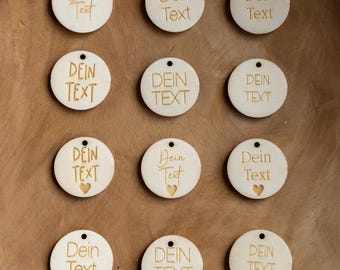 Ciondolo in legno personalizzato con il testo desiderato - incisione personalizzata - 6 caratteri, simbolo del cuore opzionale - etichetta regalo - regalo per gli ospiti