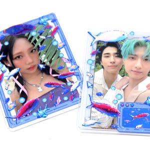Pixel Fish – Conjunto de decoração com moldura para cartões de fotos K-Pop com carregador superior