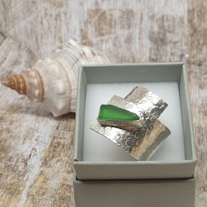 Sterling Silver 925 Unique Chuky Light Green Seaham Seaglass Wide Textured Spiral Ring Full Hallmark