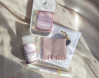 Set de cuidado personal de primavera / Artículos esenciales para el bolso / Elegante porta desinfectante / Mini loción y aceite para cutículas