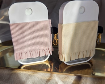 Llavero con soporte para desinfectante de manos hecho a mano / Llavero con forma de falda con cierre dorado / Accesorio de regalo