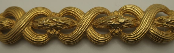 Intertwined Gold Tone Brooch Pin - image 1