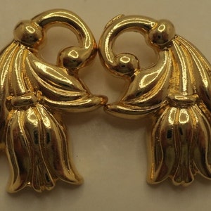 Avon Vintage 1990s Gold Tone Spring Tulip Post Earrings