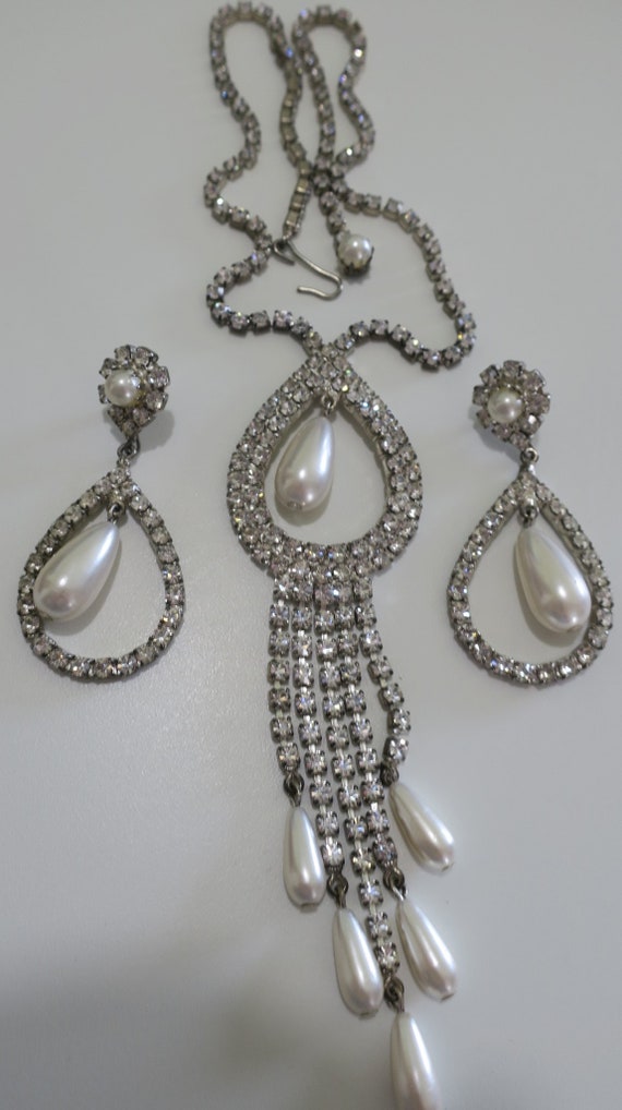 Rhinestone with Faux Pearl Necklace and Earrings