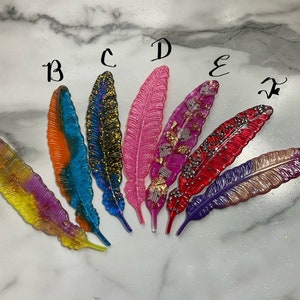 handmade resin feather bookmarks, resin feather bookmarks, epoxy resin feather bookmarks, rein bookmarks, gift