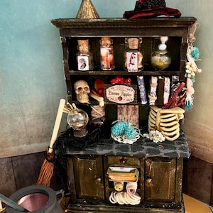 1:12 scale Witches Hutch