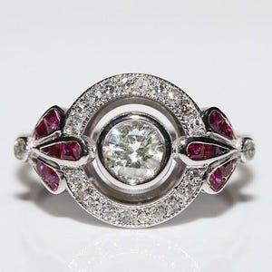 Peut inclure: Ensemble de trois mugs en céramique avec une finition mate et mouchetée. Les tasses sont de couleur crème, gris clair et gris foncé. Chaque mug a un design simple et minimaliste avec une anse arrondie.