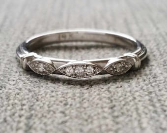 Zierlicher Marquise Ehering | Minimalistischer Milgrain Diamant Stapelring | Weißgold Halbes Eternity Band | Jubiläumsring aus 14k Gold
