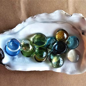 SEA SOAP DISH: Large oyster shell to decorate your home. An original gift with a marine essence. Natural shell from the Atlantic Ocean.