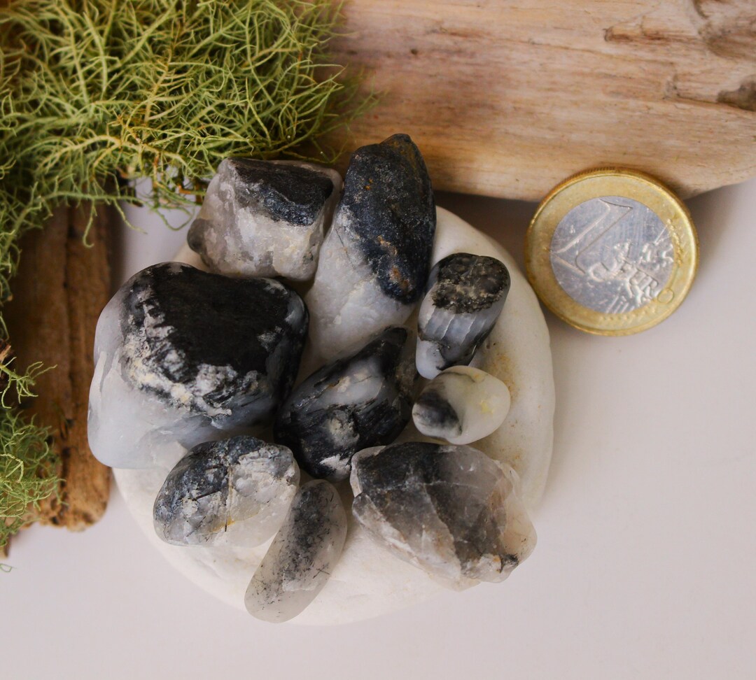 CUARZO BLANCO Y Vetas NEGRAS. Océano Atlántico. Costa Gallega. Tesoros