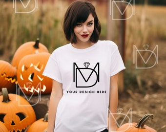 Weißes Bella Canvas 3001, Frauen-T-Shirt-Mockup, weißes Hemd-Mock-up, Fall-Mockup, Modell-Mock, Halloween-T-Shirt-Mockup