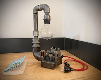Lampe de table ou de bureau, deco style steampunk industriel. Modèle Jules.
