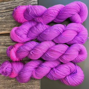 Neon purple delight - DK weight superwash merino Hand-dyed Yarn.