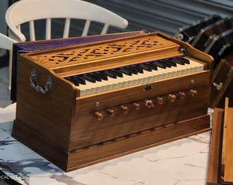 Cordelier professionnel Harmonium 2 lignes couleur teck professionnel avec accessoires en bois