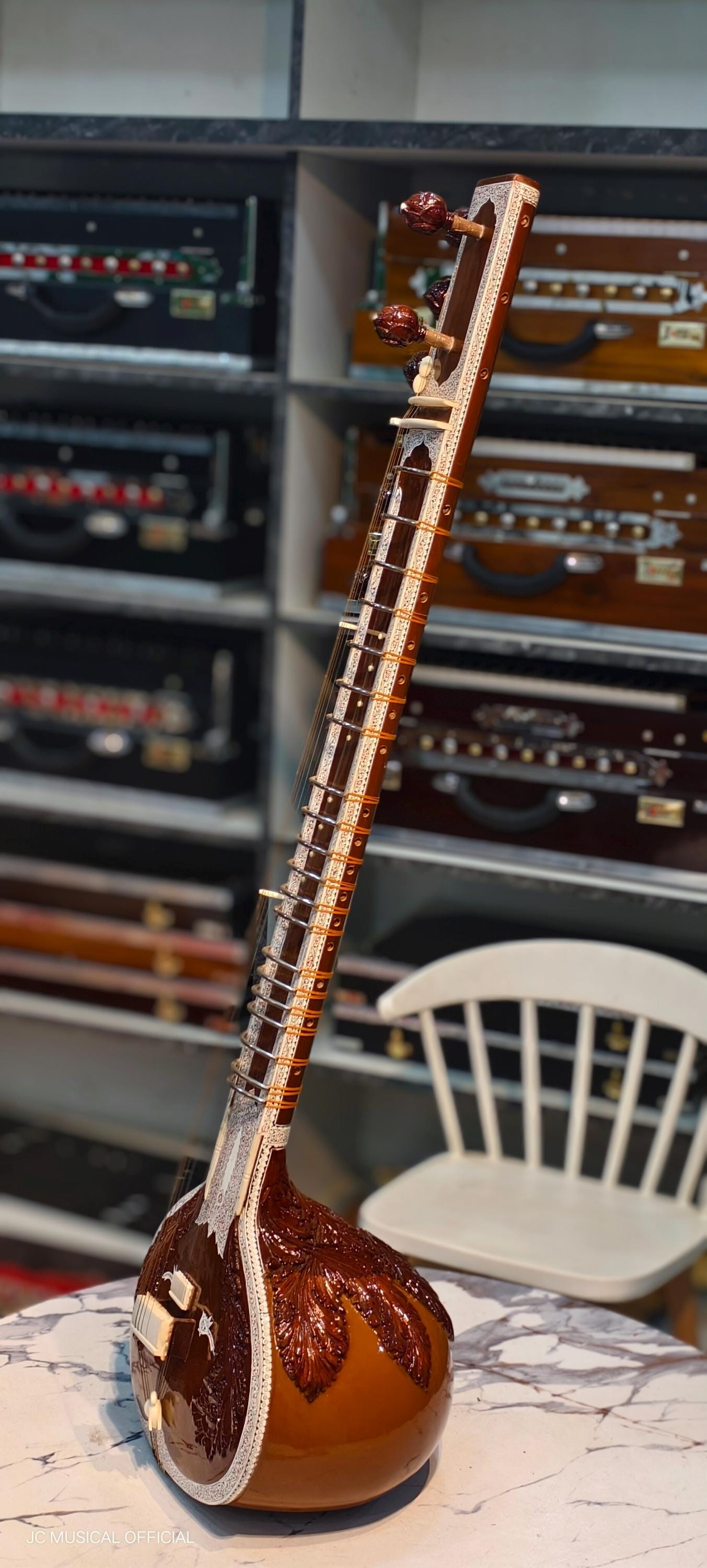 ハードケース付きプロ仕様のラヴィシャンカールスタイルシタール