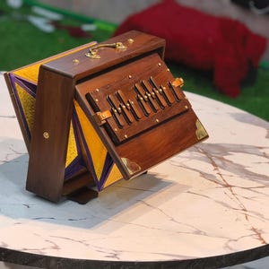 LIGHT BROWN Color Shruti Box | C4-C5 Middle Octave small size 9×12 inch