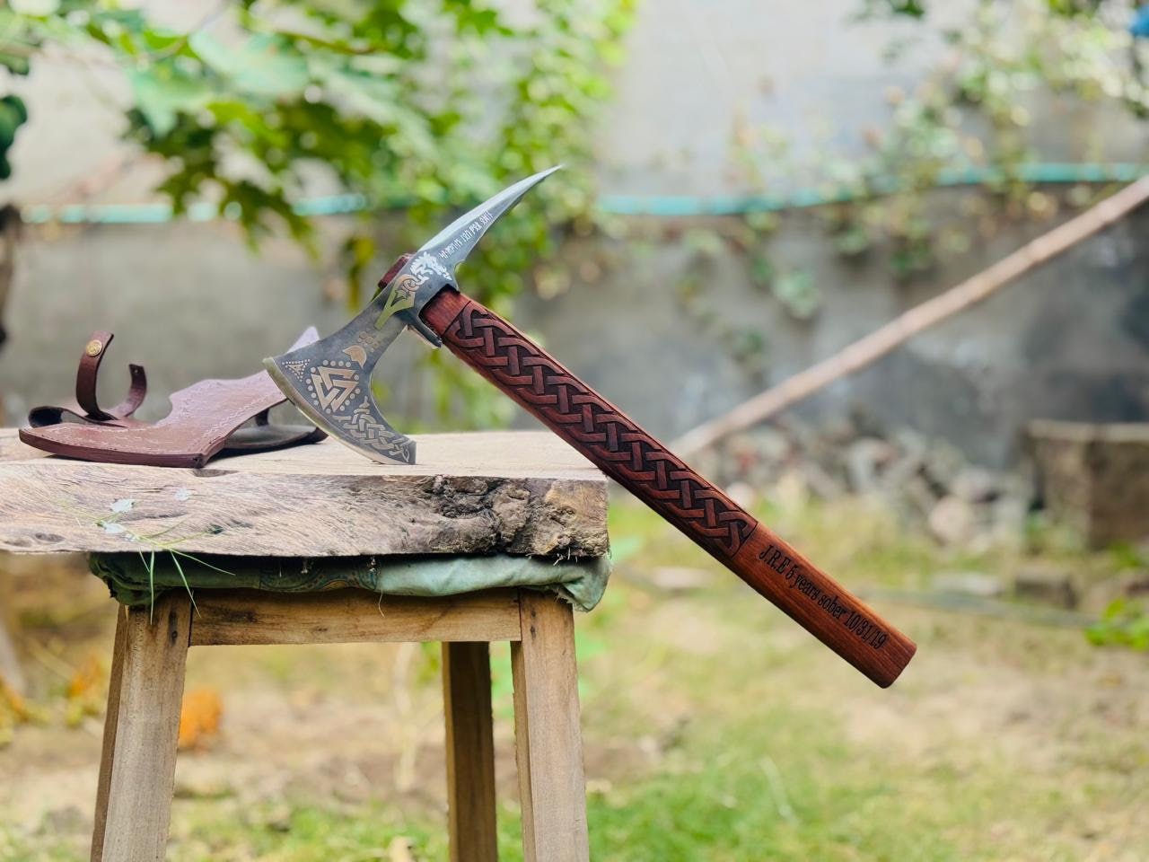 Hache Indienne. Tomahawk Guerrier Amérindien. | Vecteur Premium