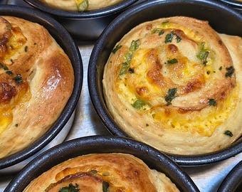 Roasted Garlic Jalapeno Cheddar Rolls