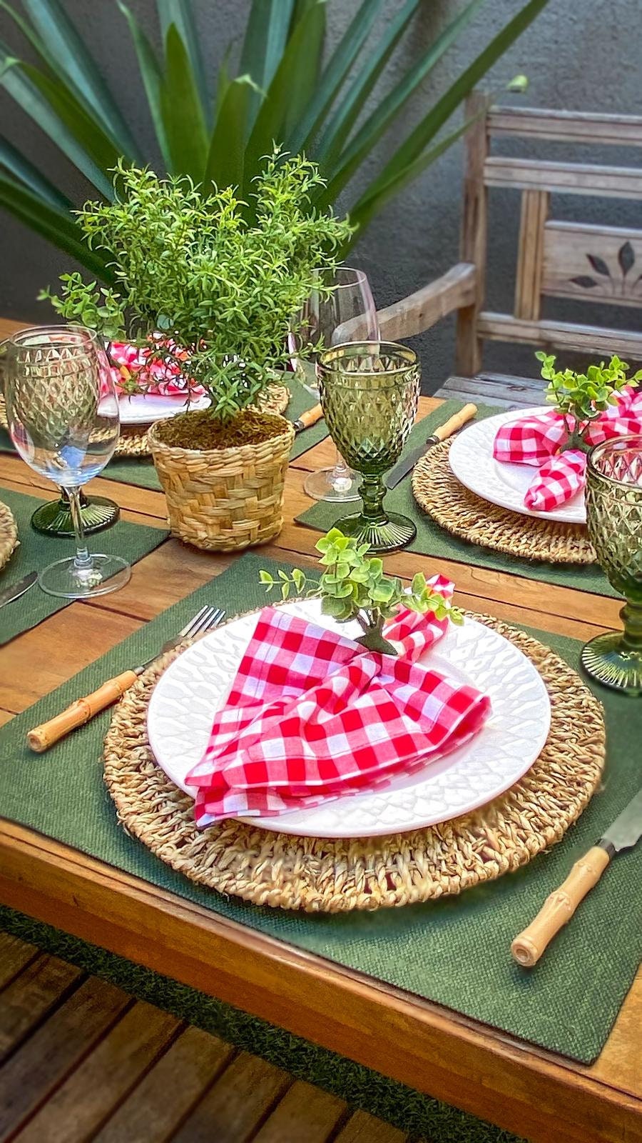 Tuscany Table Setting. Create your tablescape with our placemat, napkin and napkin ring kit.