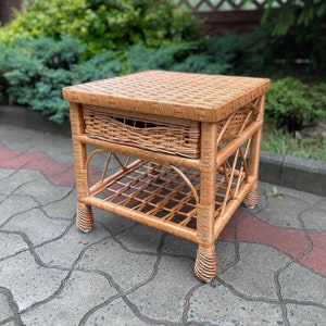 quadratischer Weiden klein Rattan Couchtisch mit Ablage, Boho Möbel, Nachttisch, Terrassenmöbel