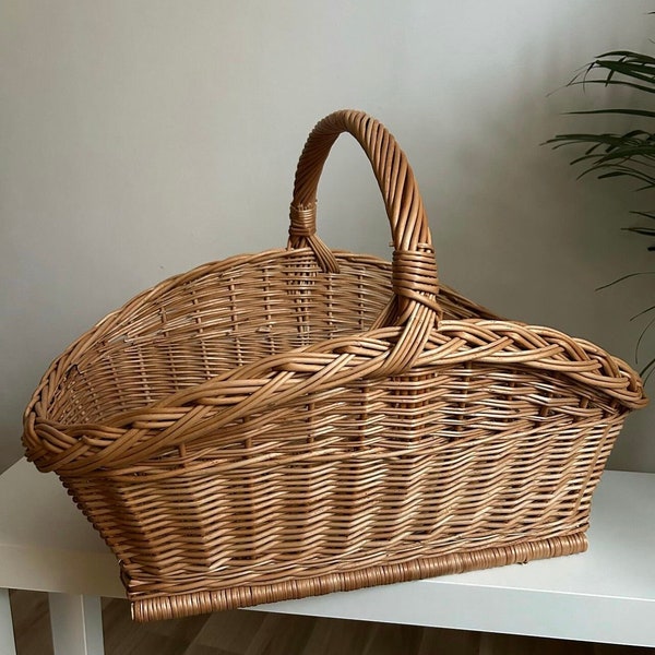 Wicker Basket, Picnic basket, firewood Holder, rustic basket, log carrier, wine picnic basket, firewood storage, large wicker basket
