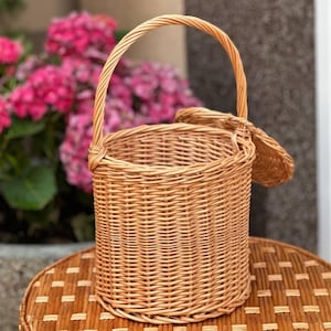 Small Woven Basket with Handle, Willow Easter Harvest Basket, Rustic Garden Decor, Wicker Fruit Foraging Handmade Storage, Gift Bag