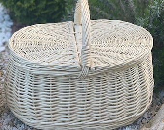 Picnic basket, rustic basket, wicker organizer, wicker easter basket, wicker basket with lid, ecofriendly, wicker basket, housewarming gift