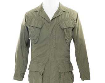 Vintage 1960s Vietnam War US Army Jungle Fatigue Jacket ~ Small