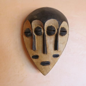 コンゴ レガ族 Bwami(ブワミ) マスク コンゴ レガ族 Bwami(ブワミ) マスク レガ族 雰囲気たっぷりな木味の