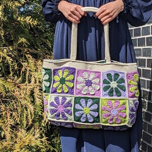 Bolso de mano de margaritas de ganchillo / Producto terminado