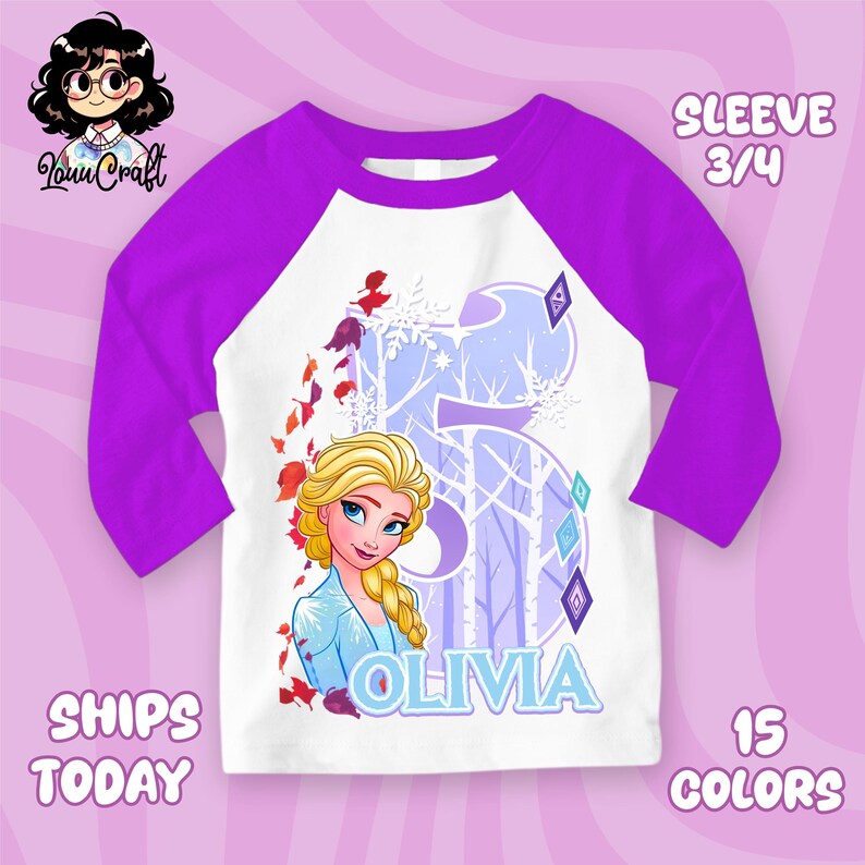 Puede incluir: Una camiseta de estilo ragl&aacute;n blanca y morada con una imagen de dibujos animados de Elsa de Frozen. La camiseta tiene mangas 3/4 y el nombre "Olivia" impreso en la parte delantera. El n&uacute;mero "5" tambi&eacute;n aparece.