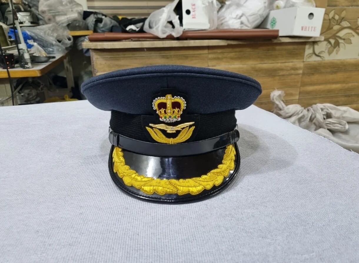 RAF  Air Force ピークドキャップ　放出品 RAF Air Force ピークドキャップ 放出品 Vintage RAF Hat