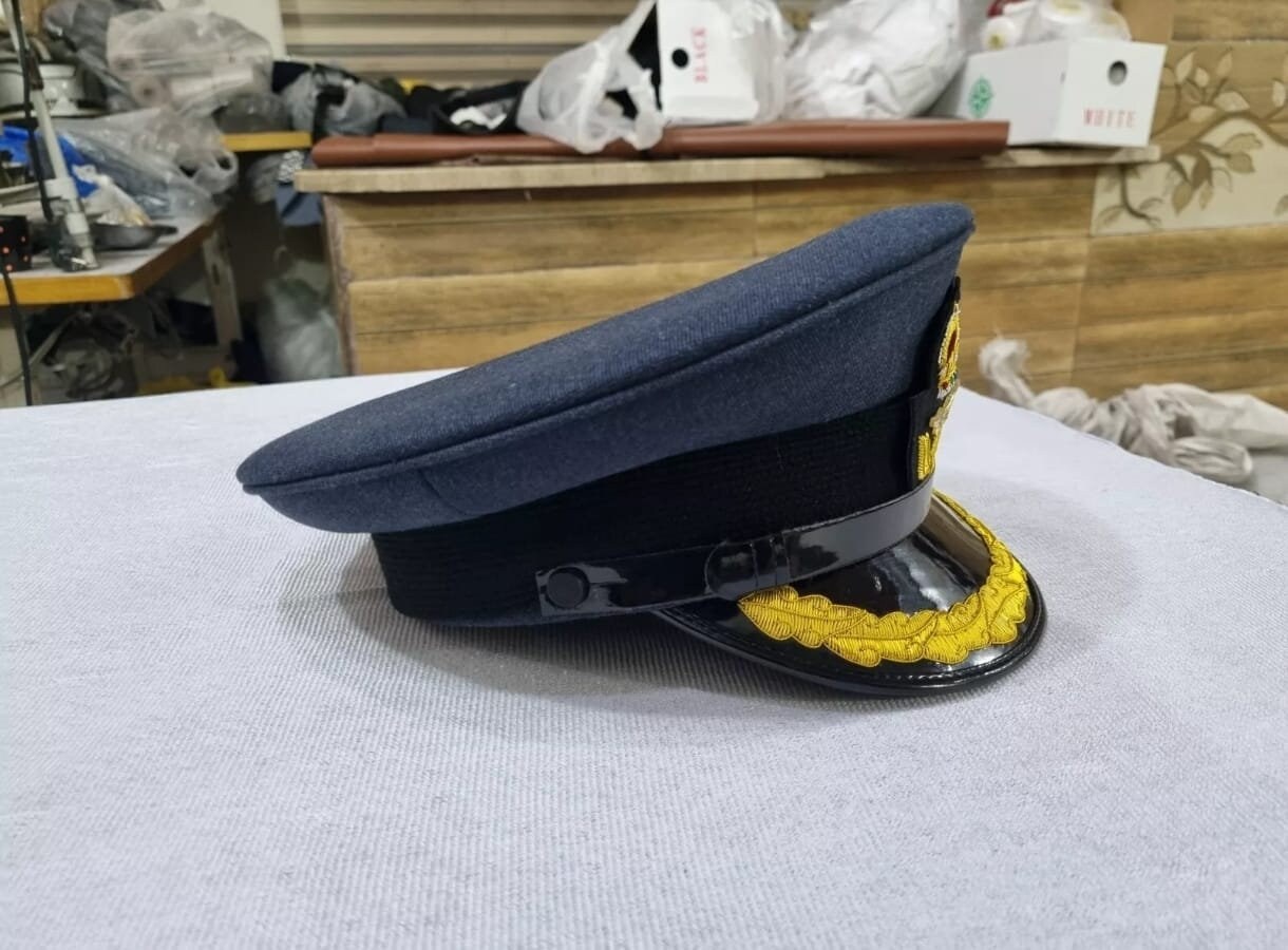 RAF  Air Force ピークドキャップ　放出品 4ec04459550c5371fb6ca28bdaefa1