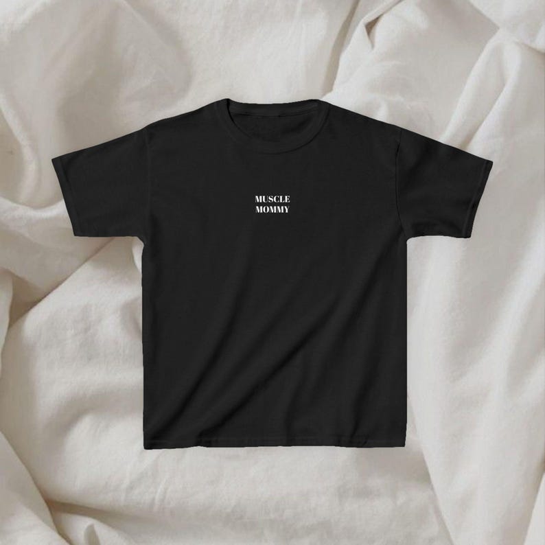 Muscle Mommy Baby Tee: minimalist gym top; tee for workout, weightlifting, yoga, running, pilates, or rest day! Y2K Cropped Top, 100% cotton Black