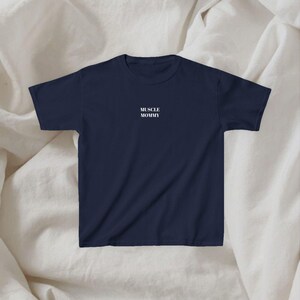 Muscle Mommy Baby Tee: minimalist gym top; tee for workout, weightlifting, yoga, running, pilates, or rest day! Y2K Cropped Top, 100% cotton Navy