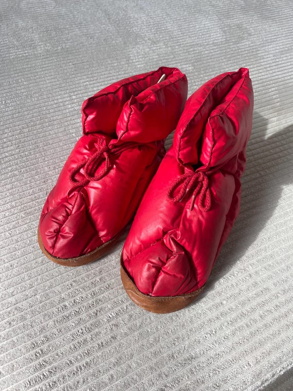Vintage 1950s Eddie Bauer Down Slippers, Quilted Insulated  display picture 3