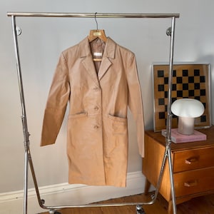 Gorgeous Vintage 1990s Tan Beige Real Leather Structured Trench Long Blazer Jacket Size UK 10 S/M
