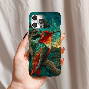 Funda para teléfono con colibrí colorido en estilo mosaico
