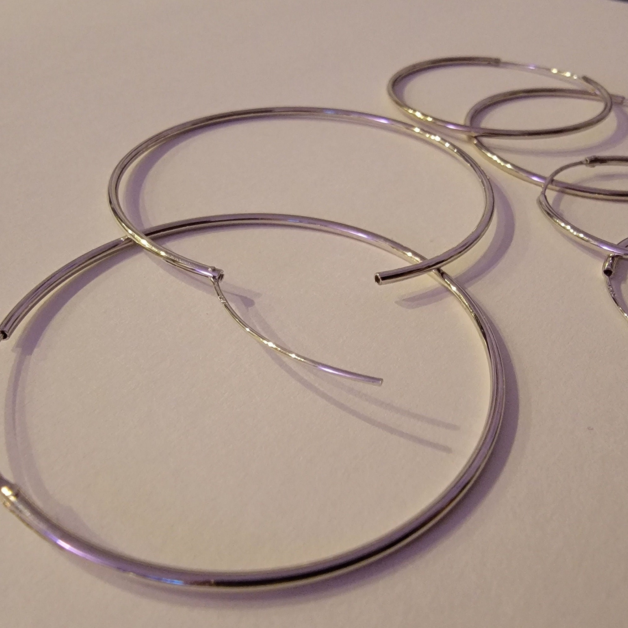 60PCS Beading Hoop Earrings Finding,URSMART Earring Making Hoops Open Round  Earring Hoops for Jewelry Making DIY Craft Supplies (25MM/35MM)