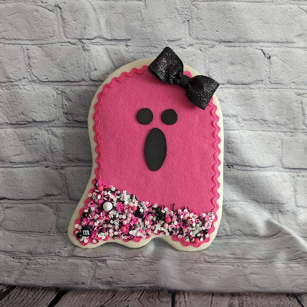 Cute Pink Halloween Ghost Sugar Cookie Wreath Attachment! Halloween decor, door hanger, swag, ghost halloween, halloween design