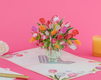 Biglietto pop-up con bouquet di tulipani in un vaso