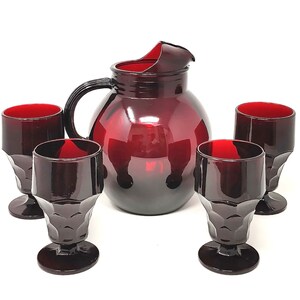 Zestaw dzbanka i kielicha Royal Ruby