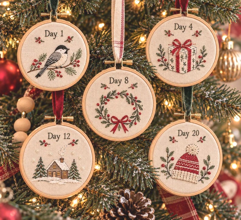 25 jours de Noël : modèles de broderie à coller et à point, bricolage ...