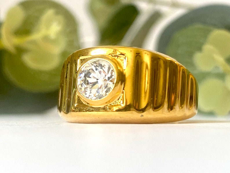 Vintage 18 KT HGE Gold Plated Solitaire Men's Unisex Ring image 6