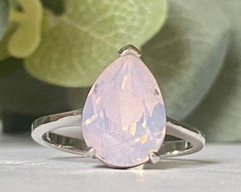 OFFER Available / Vintage Light Pink Pear Shaped Stone Ring - Size 8.25 US