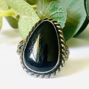 Vintage Marked STERLING Southwestern Black Stone Ring