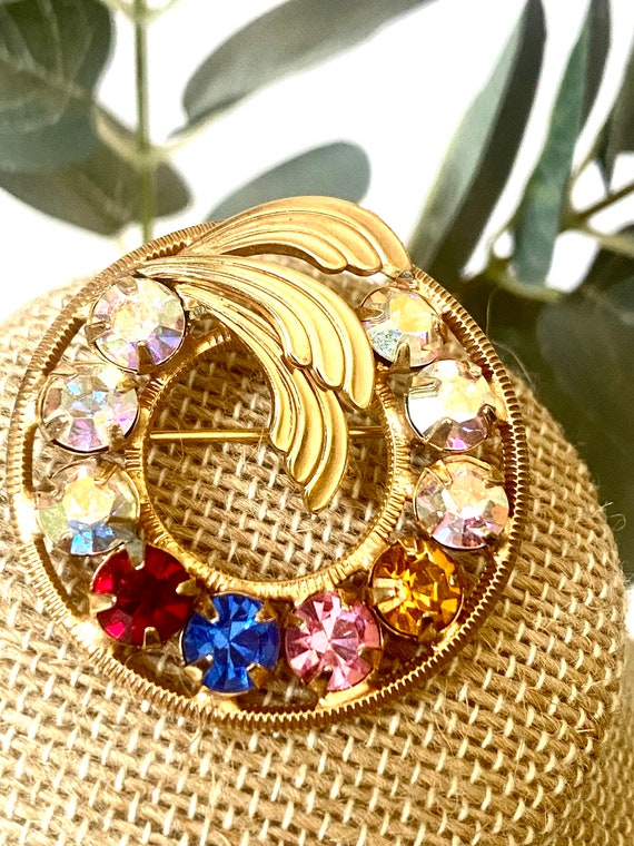 Vintage Aurora Borealis Rhinestone Circle Brooch